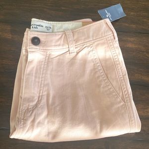 Abercrombie Kids light pink khaki classic shorts. NWT. Size 13/14